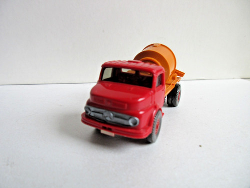 Wiking mercedes 1413 - 1:87,