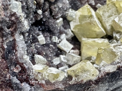 Gelber fluorit auf - gelber,