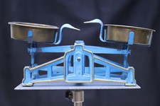 eine alte Waage für den