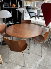 Set 4 Arne Jacobsen Stühle