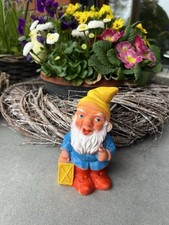 Gartenzwerg Zwerg mit Laterne Quitsch- Quetsch- Gummifigur - Rolf Kauka