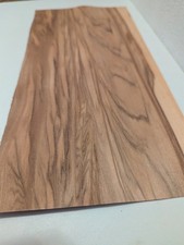 1 Blatt schönes Nussbaum