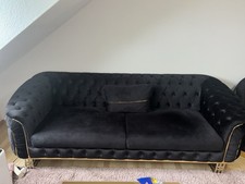 Wohnzimmer Sofaset 2+2 + Schaukelstuhl, Schwarz/Gold, neuwertig, top Zustand”