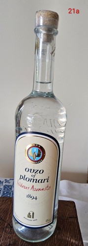 Drei ungeöffnete flaschen - ungeöffnete,