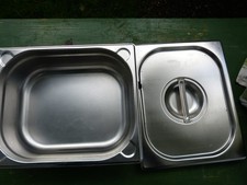 GN Behälter aus Edelstahl mit Deckel EN 631-1 / GN 1/2