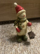 Keramik-Schneemann mit rotem