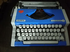 Schreibmaschine Olympia Traveller De Luxe im Leuchtblau