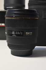 Sigma EX 85 mm F/1.4 EX DG mit Canon EF Bajonett