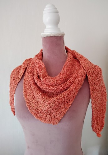 Handgestricktes dreieckstuch - handgestricktes,