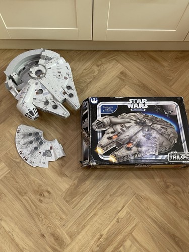 Hasbro millennium falcon - hasbro,