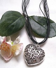 HALSKETTE + HERZ DIRNDLKETTE