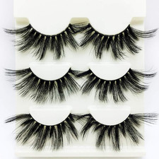 Drag Queen Lashes Bühne