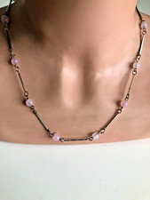 Vintage-Halskette. Mit Rosenquarz. Länge: min. 68 cm. Breite: max. 0,6 cm.