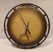 B22-AE VINTAGE MID CENTURY MESSING METALL UHR WANDUHR MOND DESIGN ALTES UHRWERK