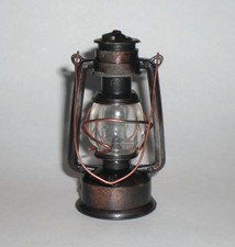 Petroleumlampe Eisenbahnlaterne Die-Cast - Anspitzer Bleistiftspitzer Metall TOP