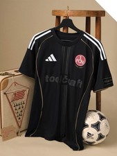 Tausche Sondertrikot „Der Club in Europa“ L gegen langarm Trikot 2013 „Der Club“