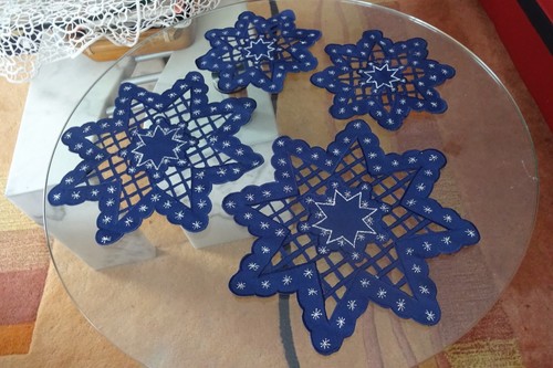 Weihnachtsdeckchen in - 4,