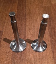 Einlassventil & Auslassventil aus DB605 A1 Motor von Messerschmitt ME109 G6