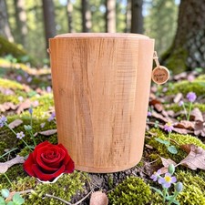 Holz Urne  E05 - Ahorn -