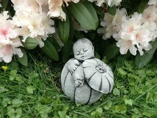 NEU Steinfigur Gartenfigur Deko Baby Kürbis Frostsicher