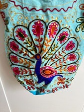 Leichte Umhängetasche mit Pfau Stickerei NEU