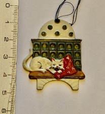  alter Zinn-Anhänger, Herd mit Katze, beidseitig bemalt