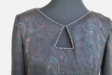 Kleid Handarb. neu Etuikleid 40 42 elast. Cut Out Schwarz Grün Rot Strassborte