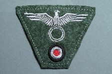 MÜTZENADLER IN TRAPEZFORM