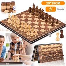 Schachbrett mit Figuren