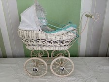 Kleiner Puppenwagen Korb/