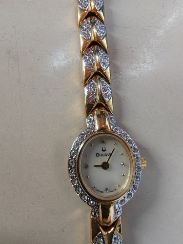 Ungetragene bulova steine - ungetragene,