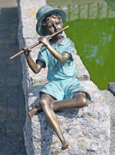 Bronzeskulptur Junge mit Querflöte Dekorationsfigur Gartendekoration aus Bronze
