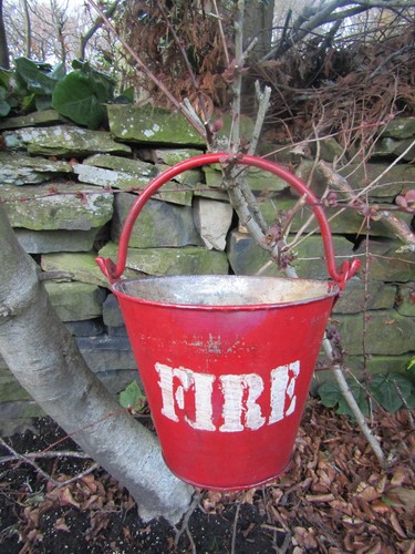 Rustikale vintage feuereimer - rustikale,