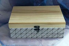 Schöne Holztruhe Schmucktruhe