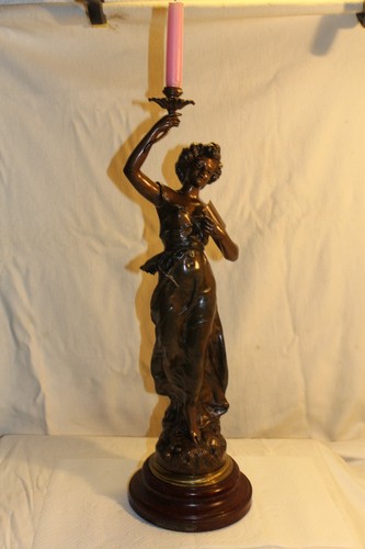 Wunderschöne skulptur von - ,