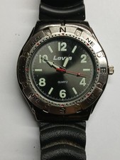 Herrenuhr Levi's funktioniert