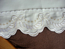 hochwertige Mitteldecke, Tischdecke creme farben 78 cm x 78 cm wie neu