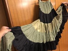 Besonders traumhafter Tellerrock Gold Oliv Schwarz