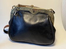Vintage Leder Bügeltasche Schwarz Messingrahmen mit Schlüssel