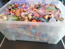 Ü-Eier Sammlerfiguren Konvolut Ca. 14,2 kg Beipackzettel - 80 volle - und leere