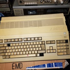 COMMODORE AMIGA 500 COMPUTER 