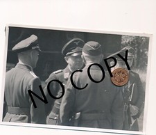 Foto WK II  Luftwaffe General in Besprechung  #94