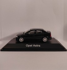 SCHUKO - Modellauto Opel Astra G Limousine in schwarz (1989-2005) - Maßstab 1:43