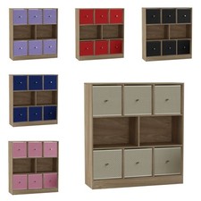 Modernes Bücherregal mit 8