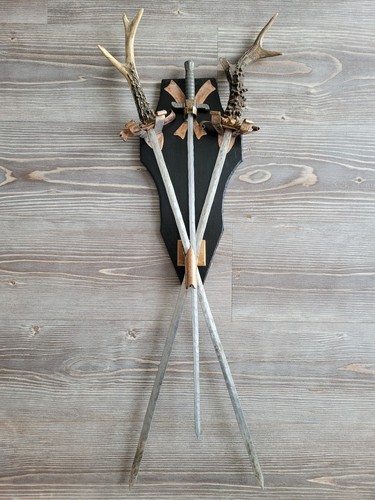 Wanddeko geweih mit schwertern - geweih,
