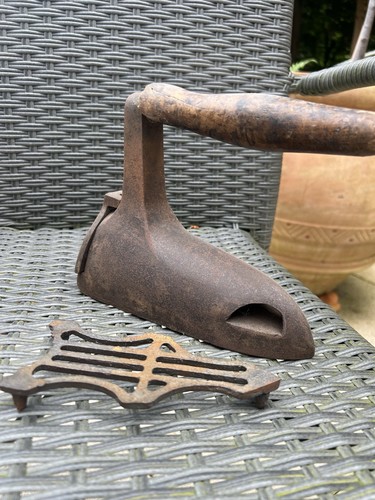 Antikes bügeleisen aus - antikes,
