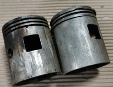 2 x Original Pistons GDR Goods