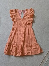Sommerkleid, Lochstickerei