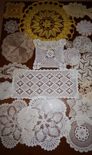 Konvolut Deckchen-Handarbeit-gehäkelt-Häkeldeckchen-Spitzendeckchen-Tischdecken