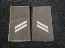 (RS18) Bundeswehr Obergefreiter Schulterklappen Überziehschlaufen oliv Weiß